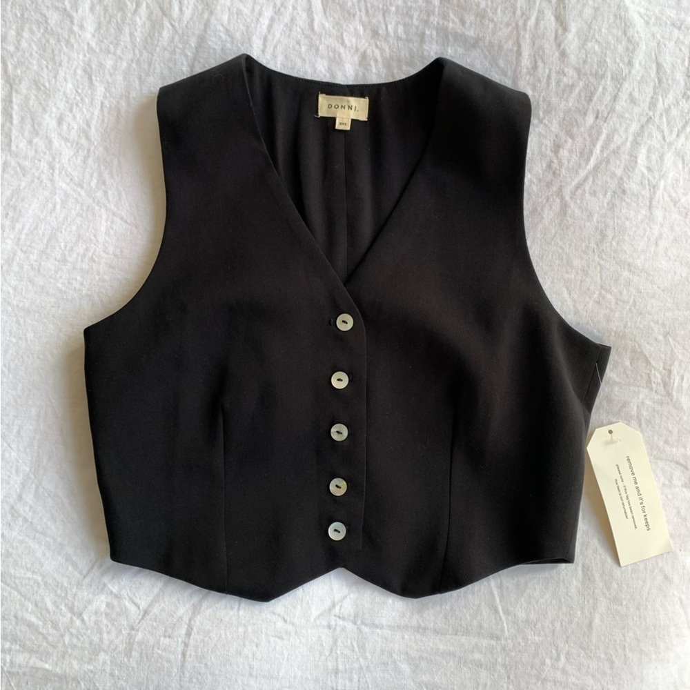 NWT Donni Twill Crop Vest V Neck Button Sleeveless Top Jet Black
